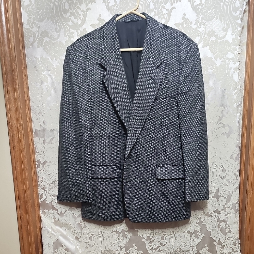 Harve Benard Gray Sport Coat with Notched Lapels